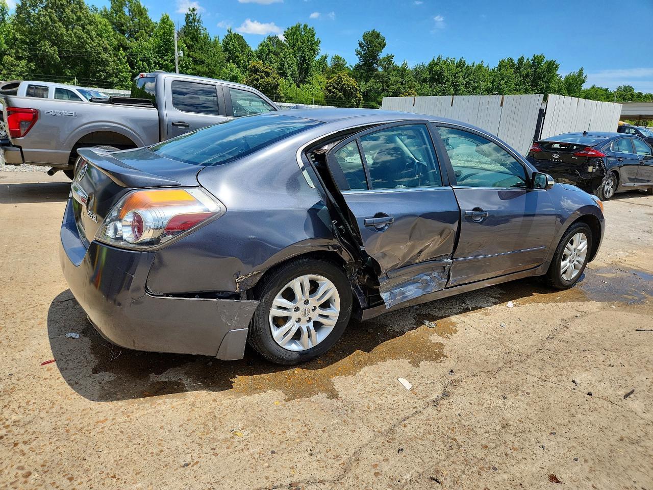 2011 Nissan Altima 2.5 - Image 3