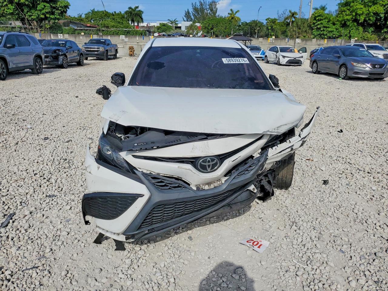 2022 Toyota Camry Se - Фото 5