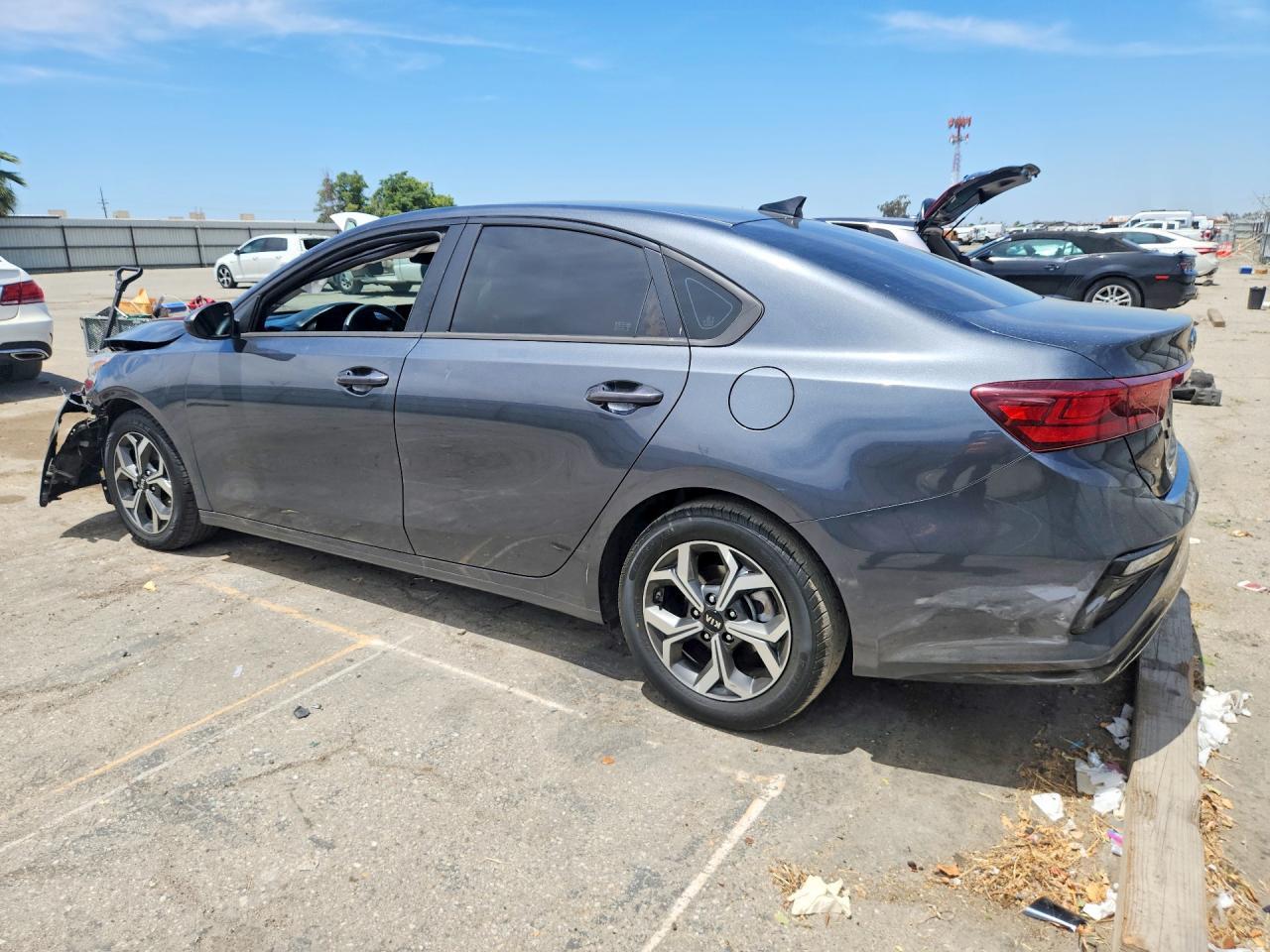 2021 Kia Forte Lxs - Image 2