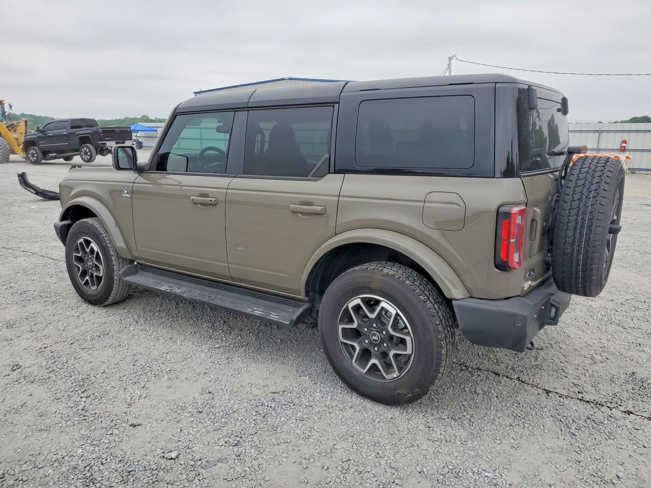 2025 Ford Bronco Outer Banks - Фото 2