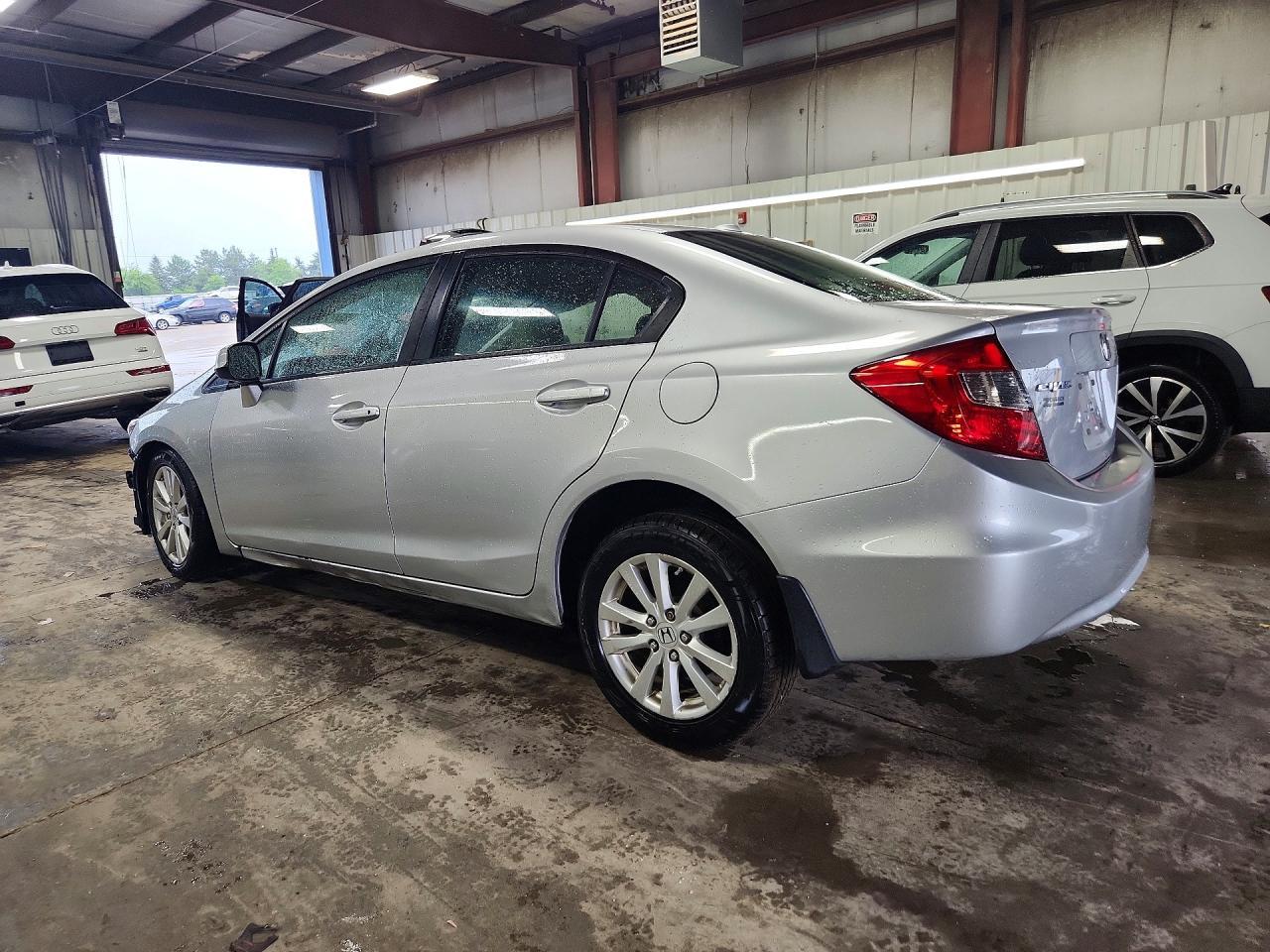 2012 Honda Civic Exl - Image 2