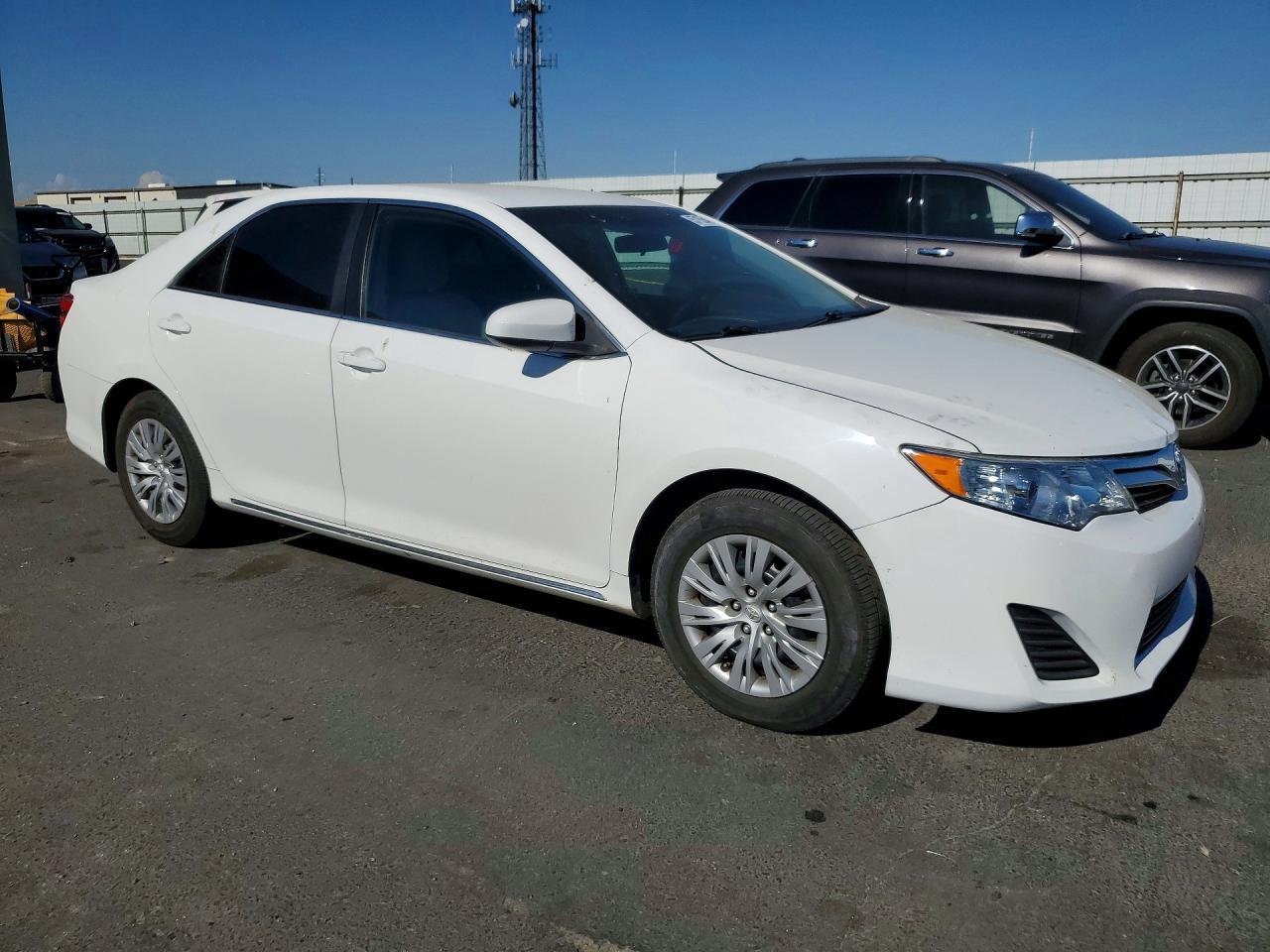 2012 Toyota Camry Le - Image 4