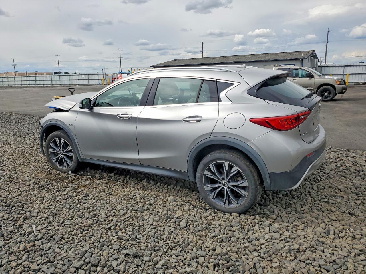 2018 Infiniti Qx30 Premium - Фото 2