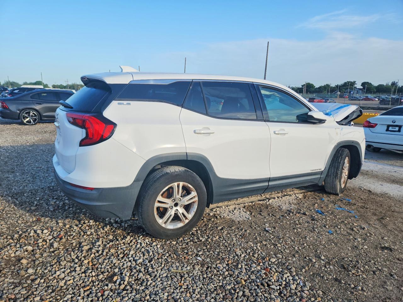 2020 GMC Terrain Sle - Image 3