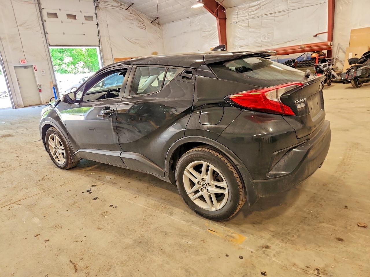 2021 Toyota C-Hr Le - Image 2