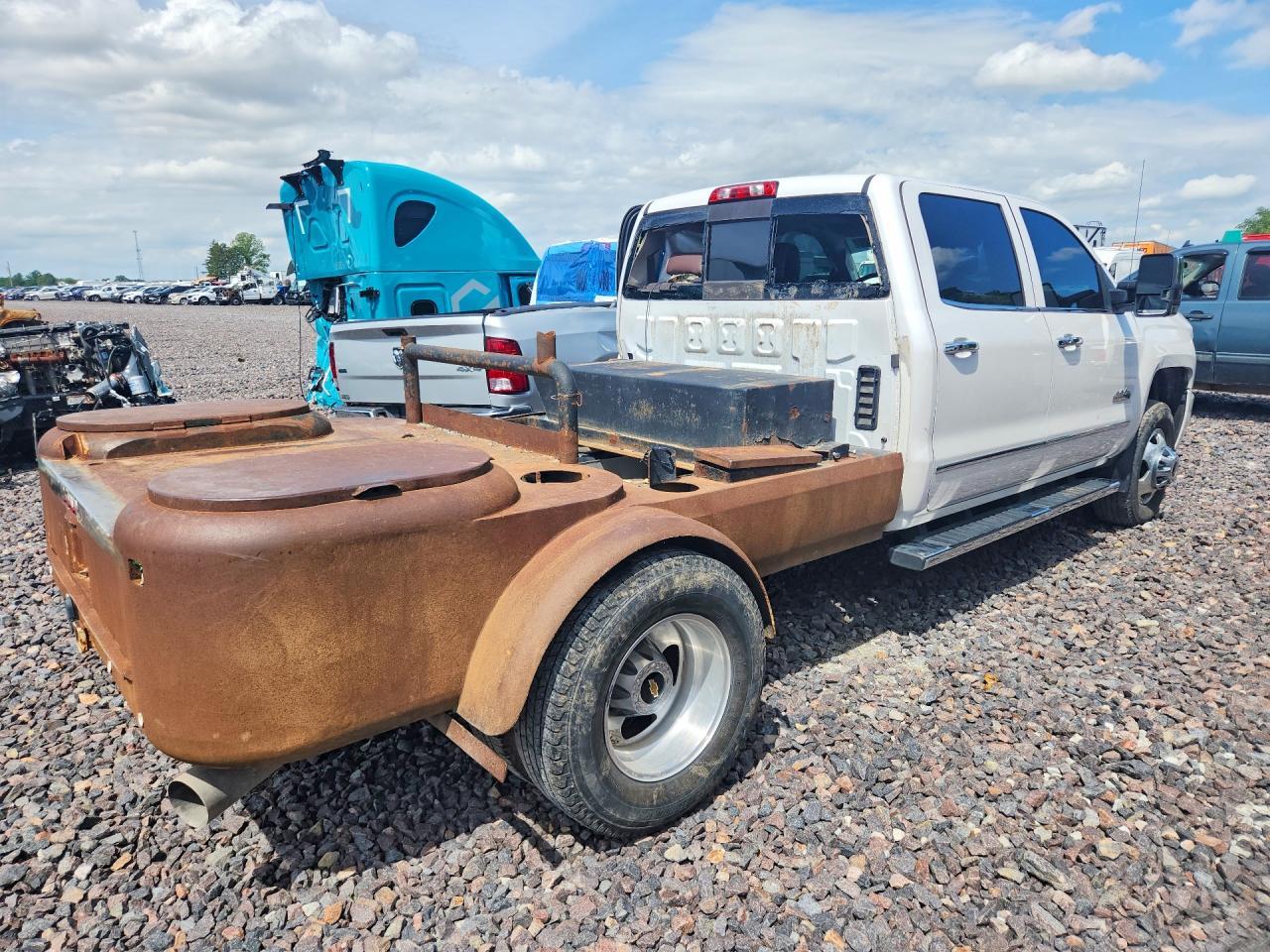 2019 Chevrolet Silverado K3500 High Country - Фото 3