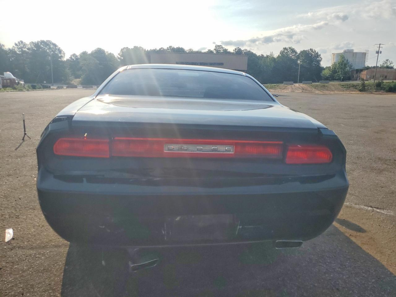 2014 Dodge Challenger Sxt - Image 6