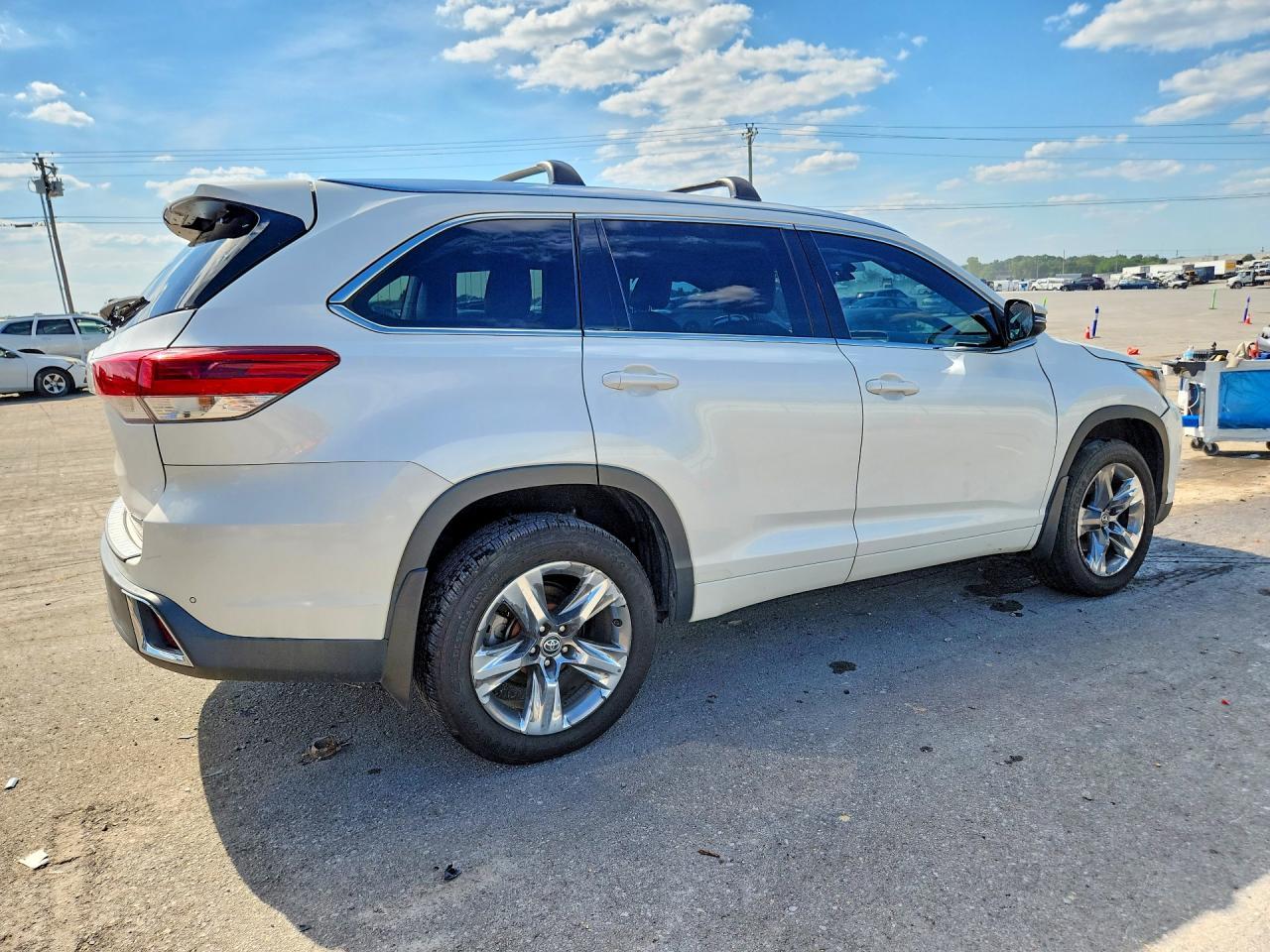 2018 Toyota Highlander Limited Platinum - Фото 3