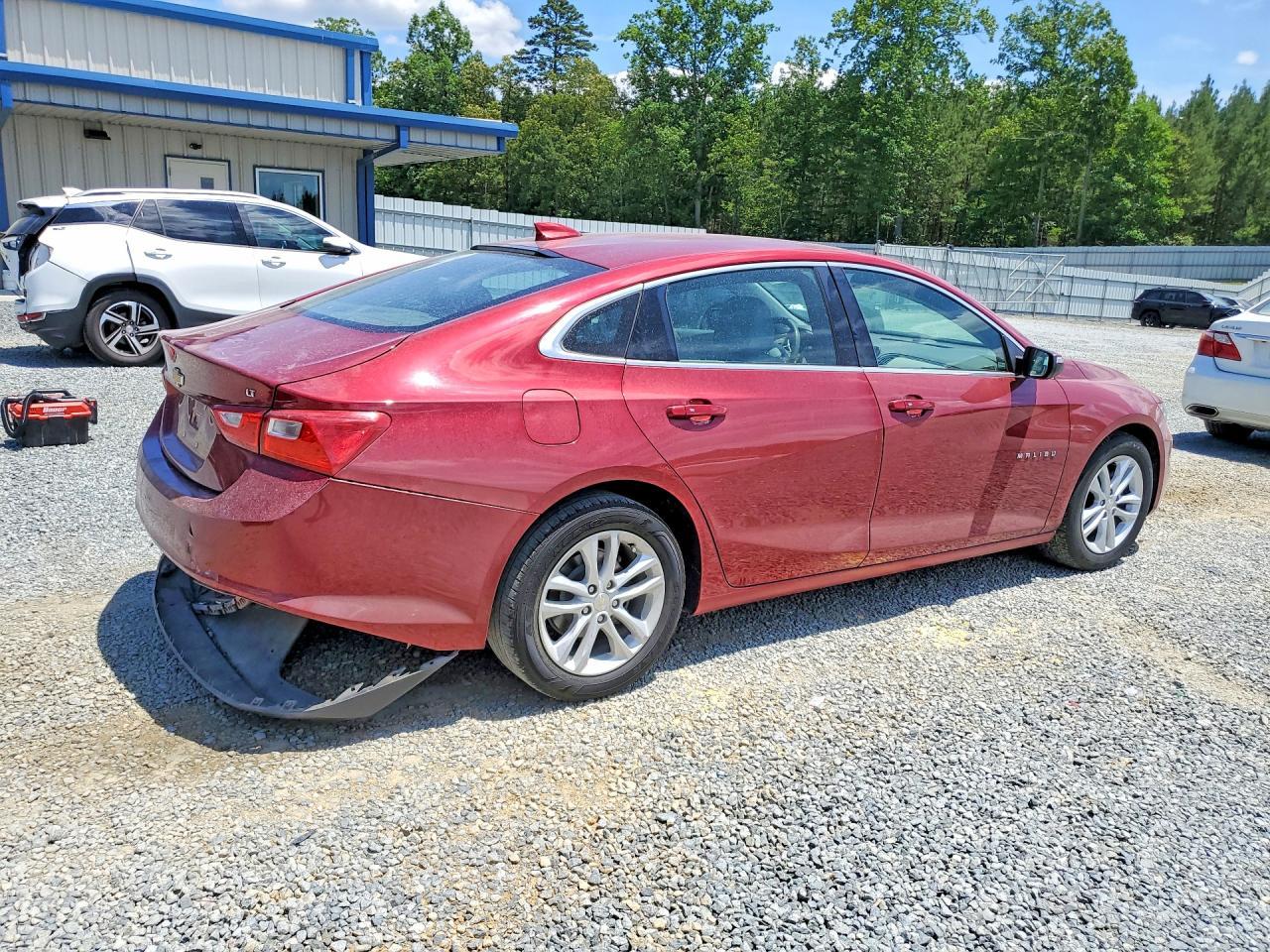 2017 Chevrolet Malibu Lt - Image 3