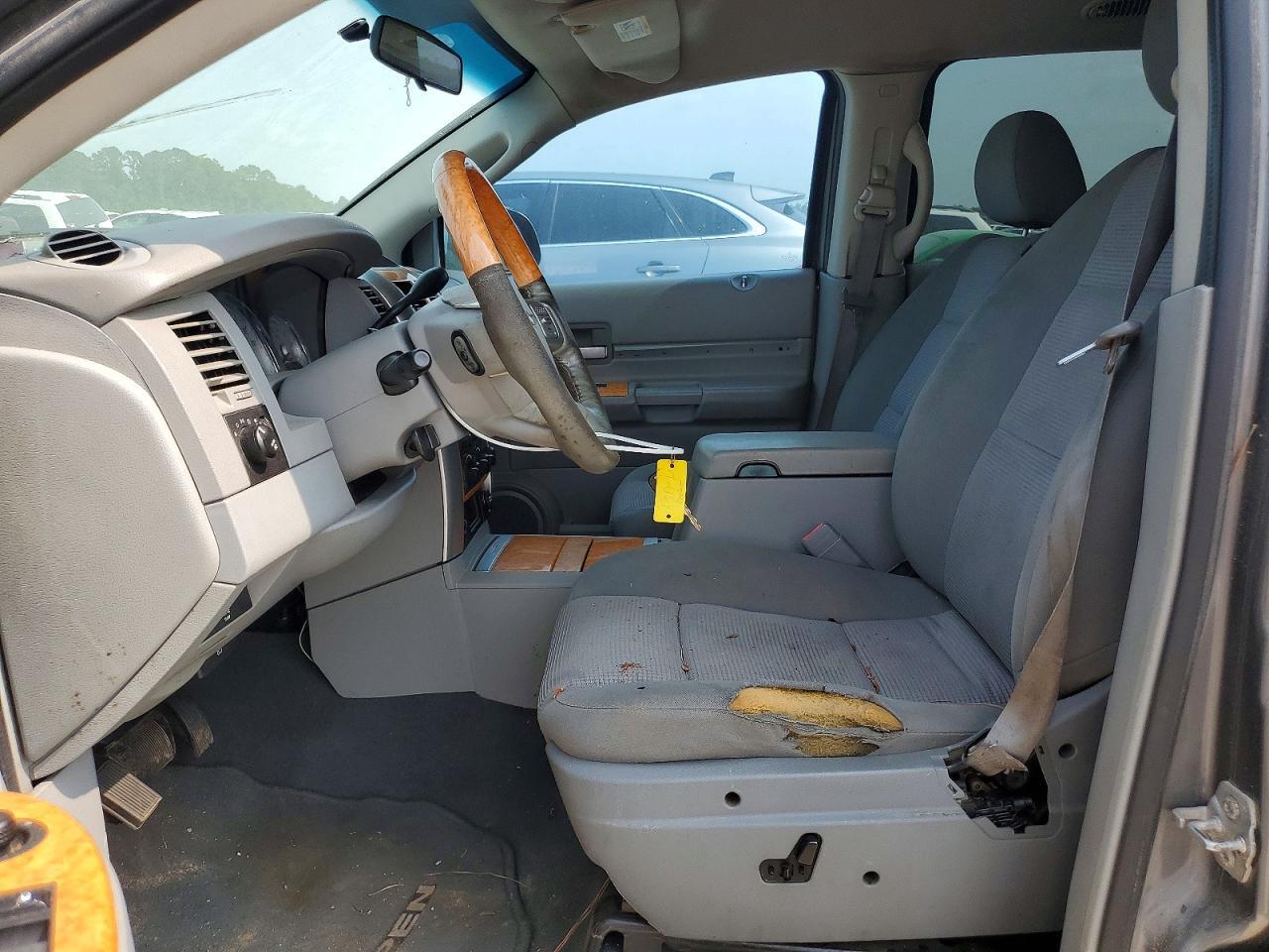 2007 Chrysler Aspen Limited - Image 7