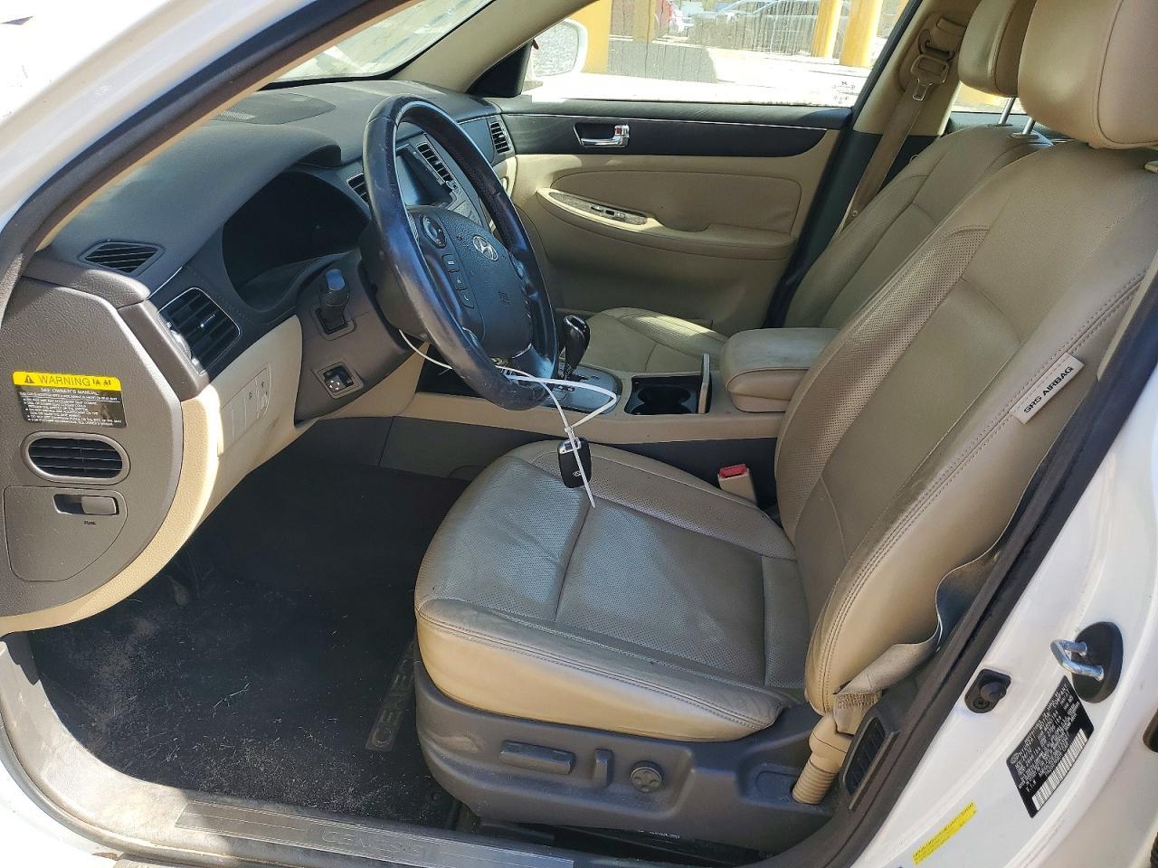 2011 Hyundai Genesis 3.8L - Фото 7