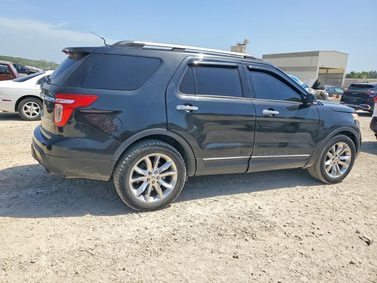 2015 Ford Explorer Xlt - Фото 3