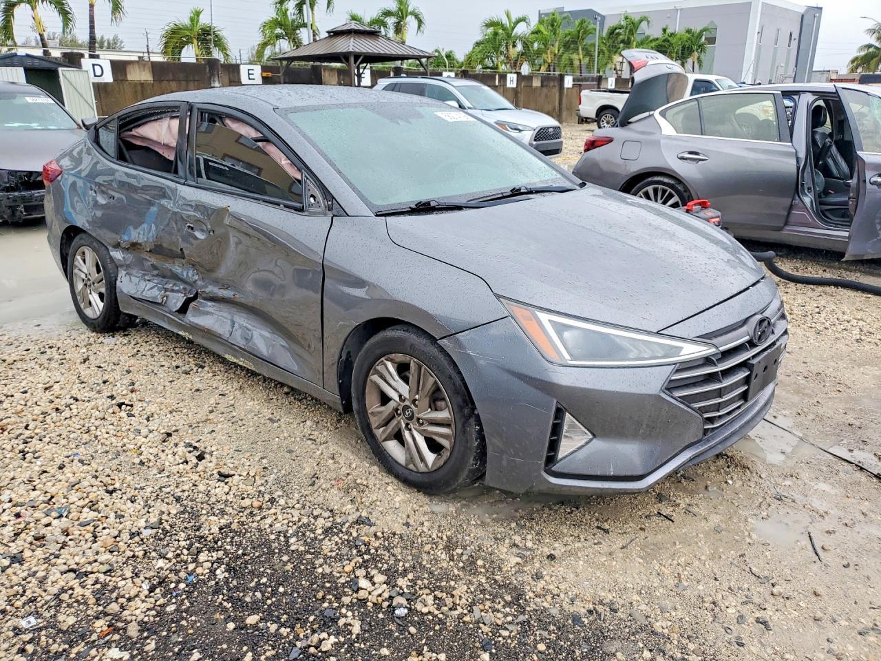 2020 Hyundai Elantra Sel - Фото 4