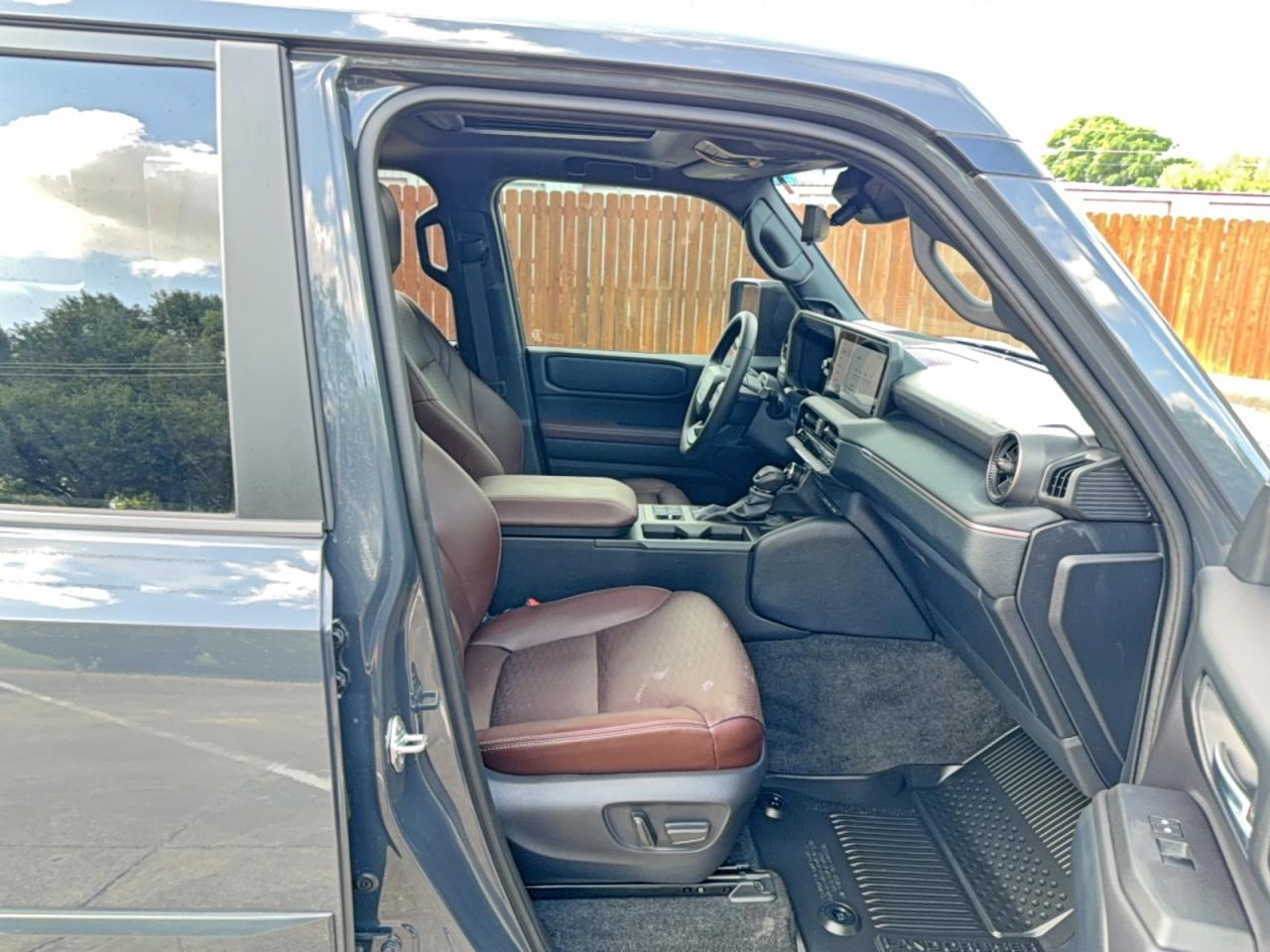 2025 Toyota Land Cruiser Base - Фото 5