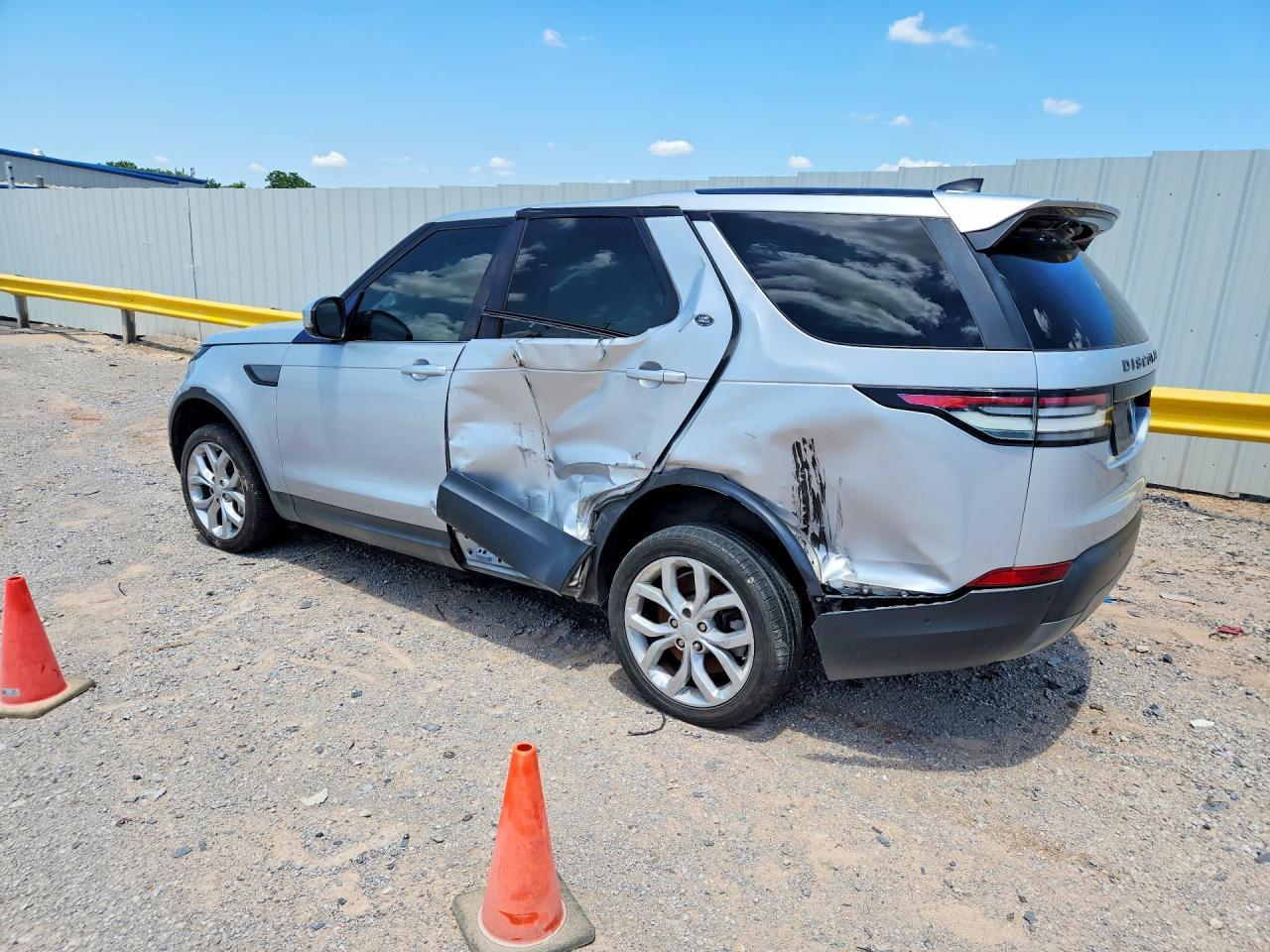 2020 Land Rover Discovery Se - Image 2