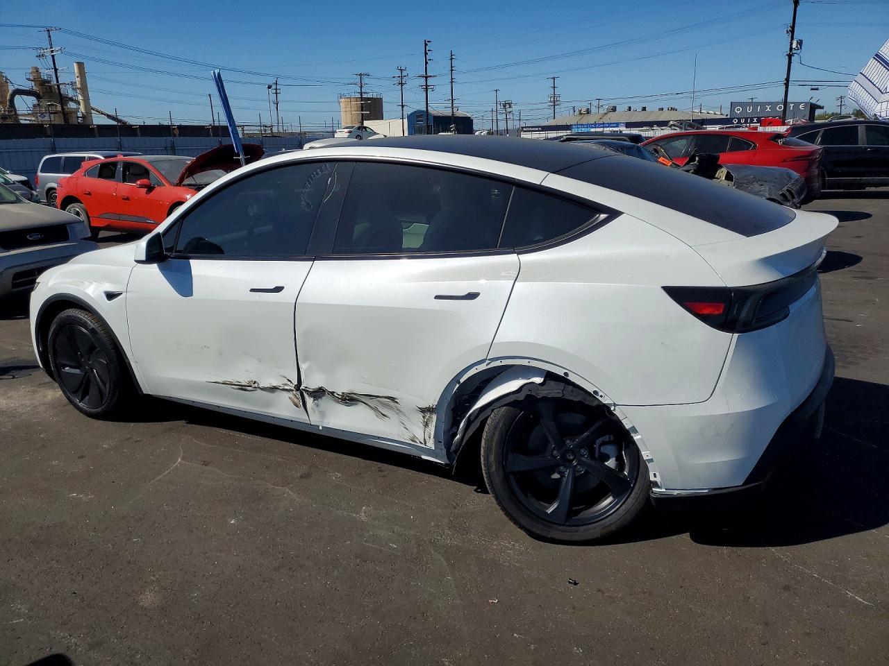 2026 Tesla Model Y - Image 2