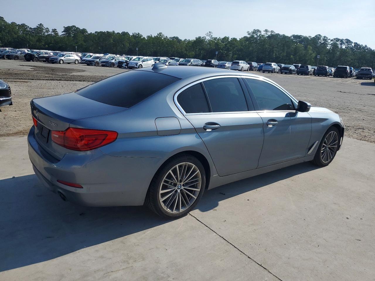 2019 BMW 530 I - Фото 3