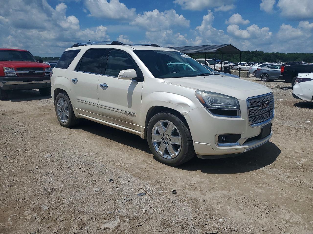 2015 GMC Acadia Denali - Image 4
