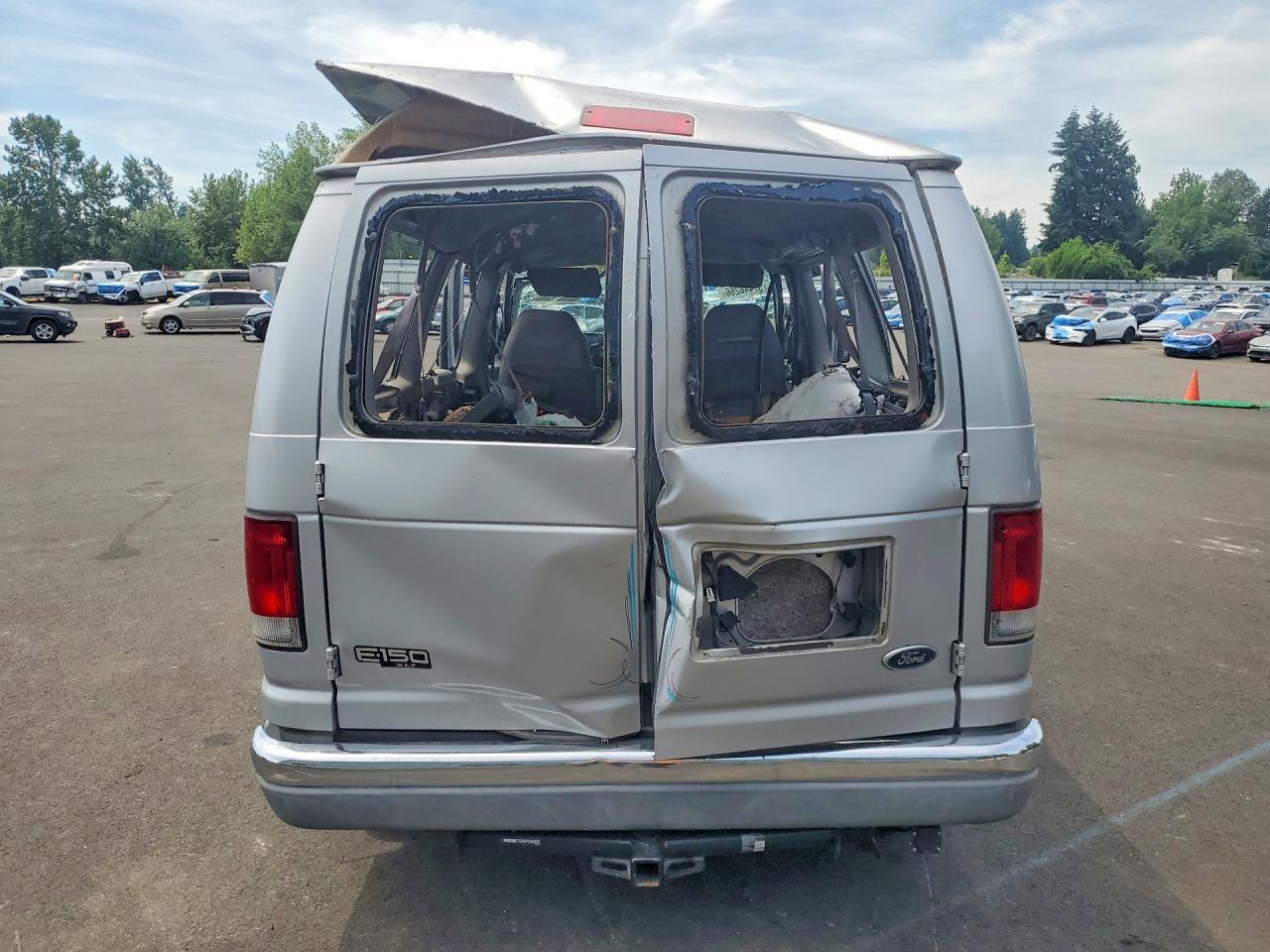 1999 Ford Econoline E150 Wagon - Image 6