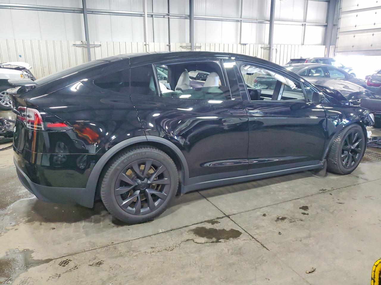 2023 Tesla Model X - Фото 3
