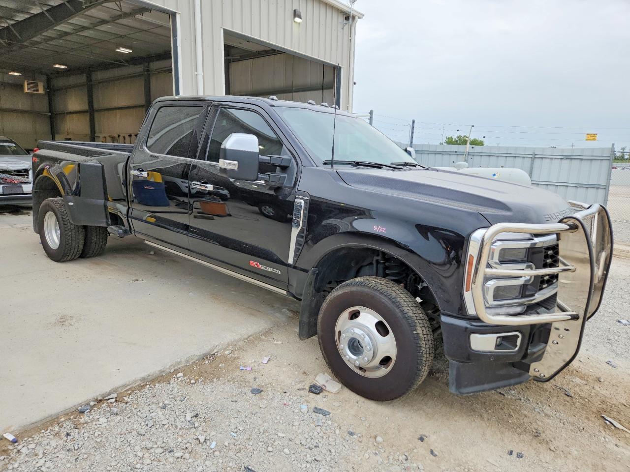 2024 Ford F350 Super Duty - Фото 4