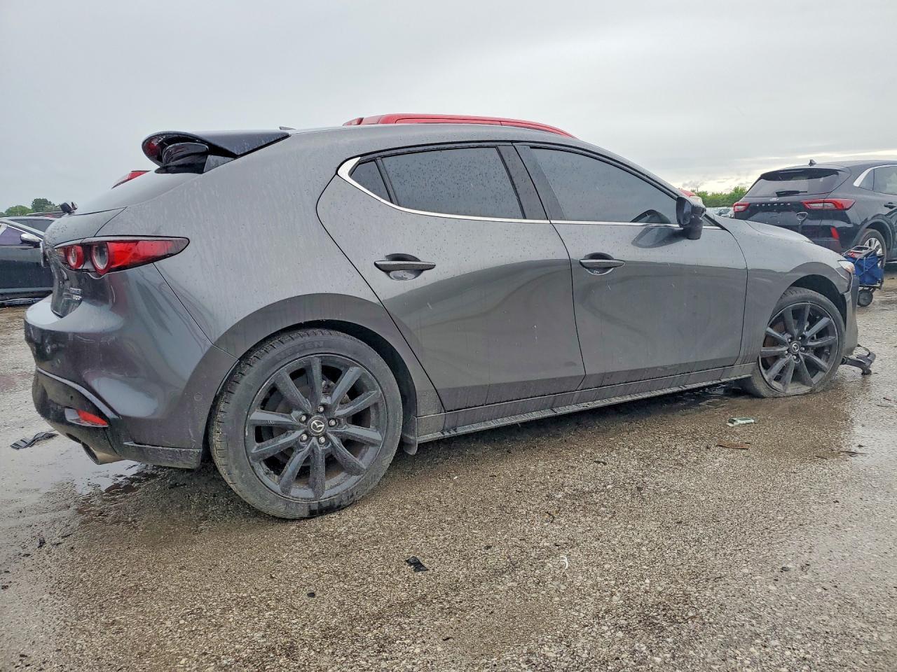 2021 Mazda 3 Premium Plus - Фото 3