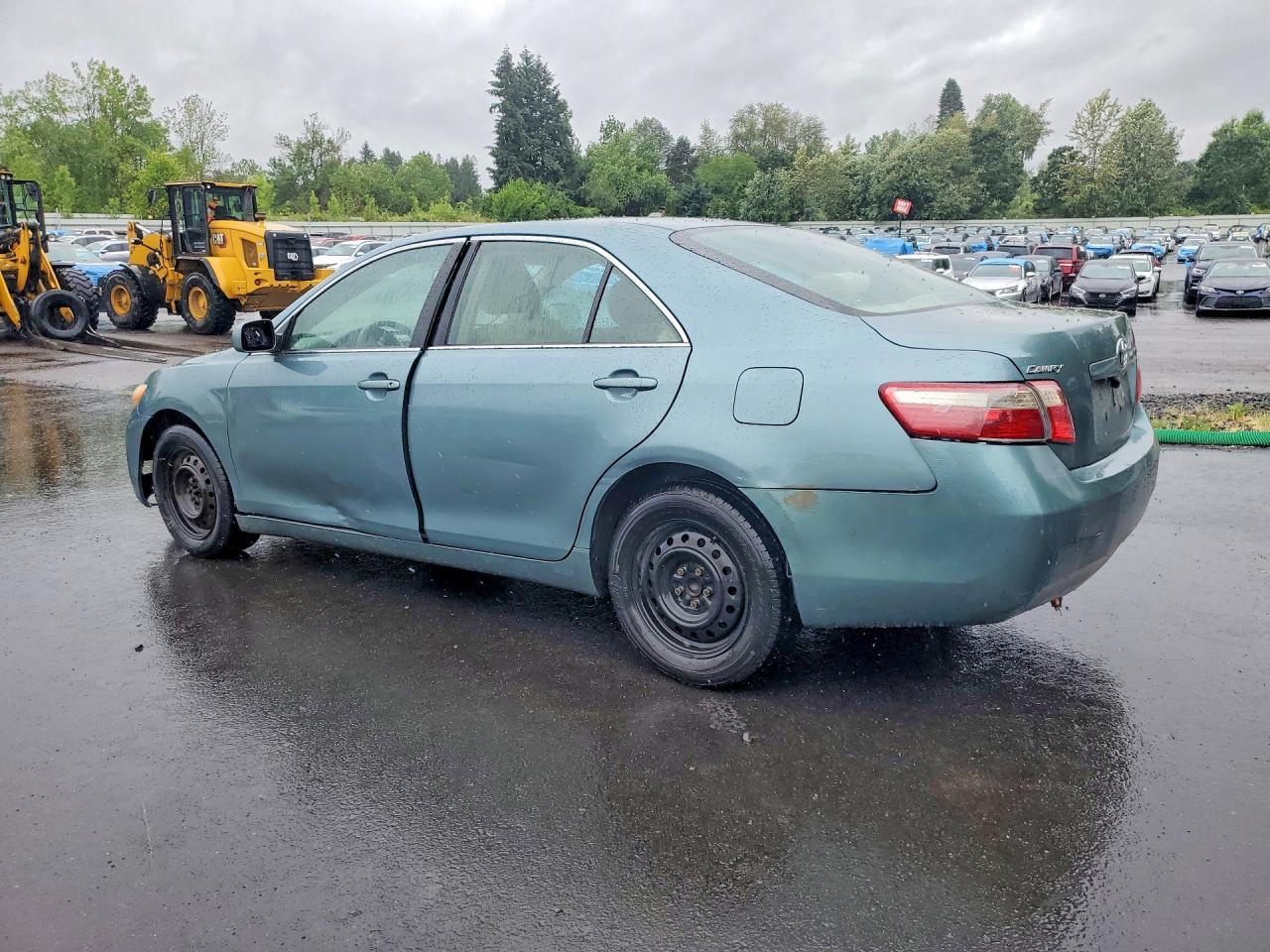 2009 Toyota Camry Le - Фото 2