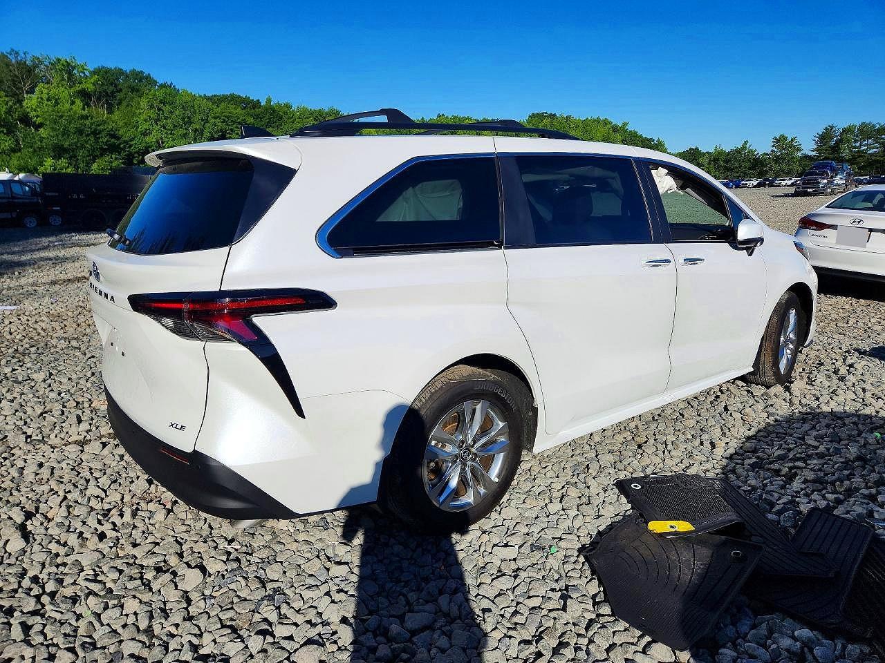 2025 Toyota Sienna Xle 7-Passenger - Фото 3