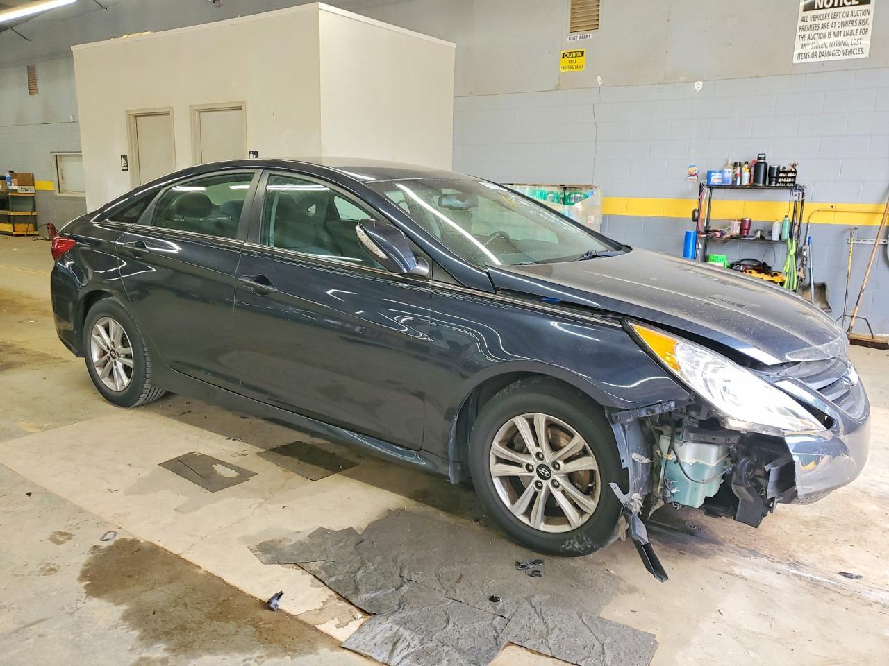 2014 Hyundai Sonata Gls - Image 4