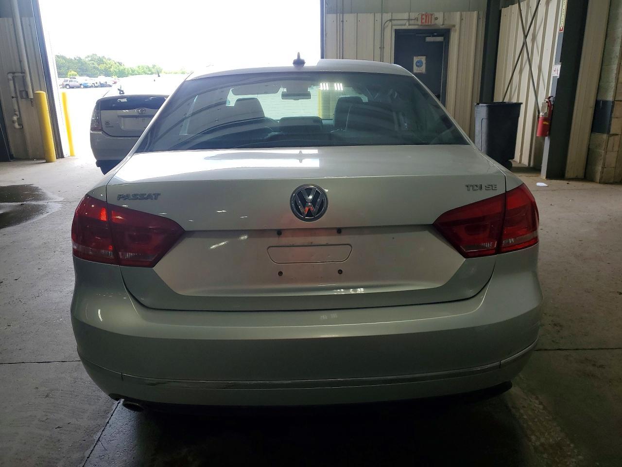2013 Volkswagen Passat Se - Image 6