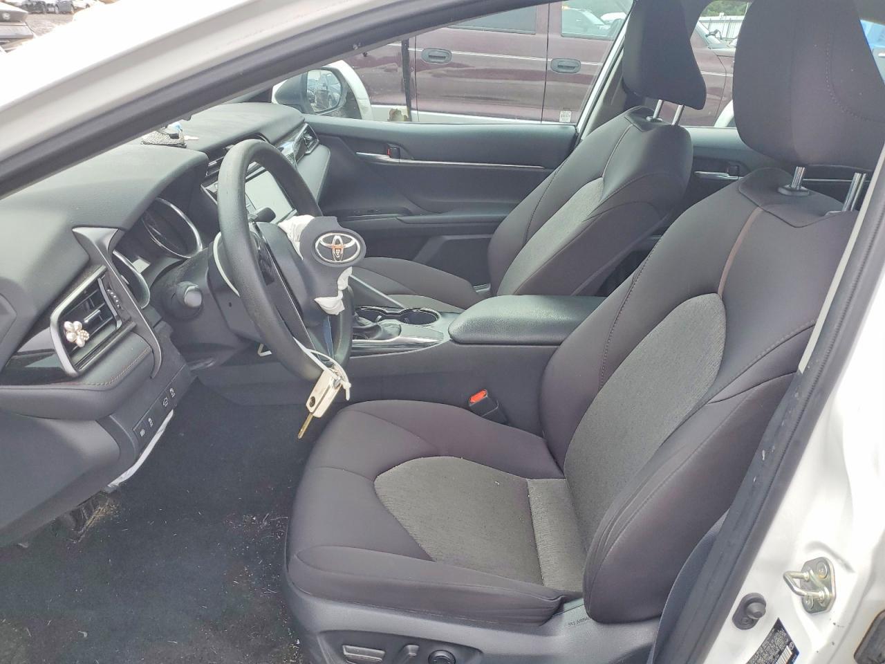 2020 Toyota Camry Le - Image 7