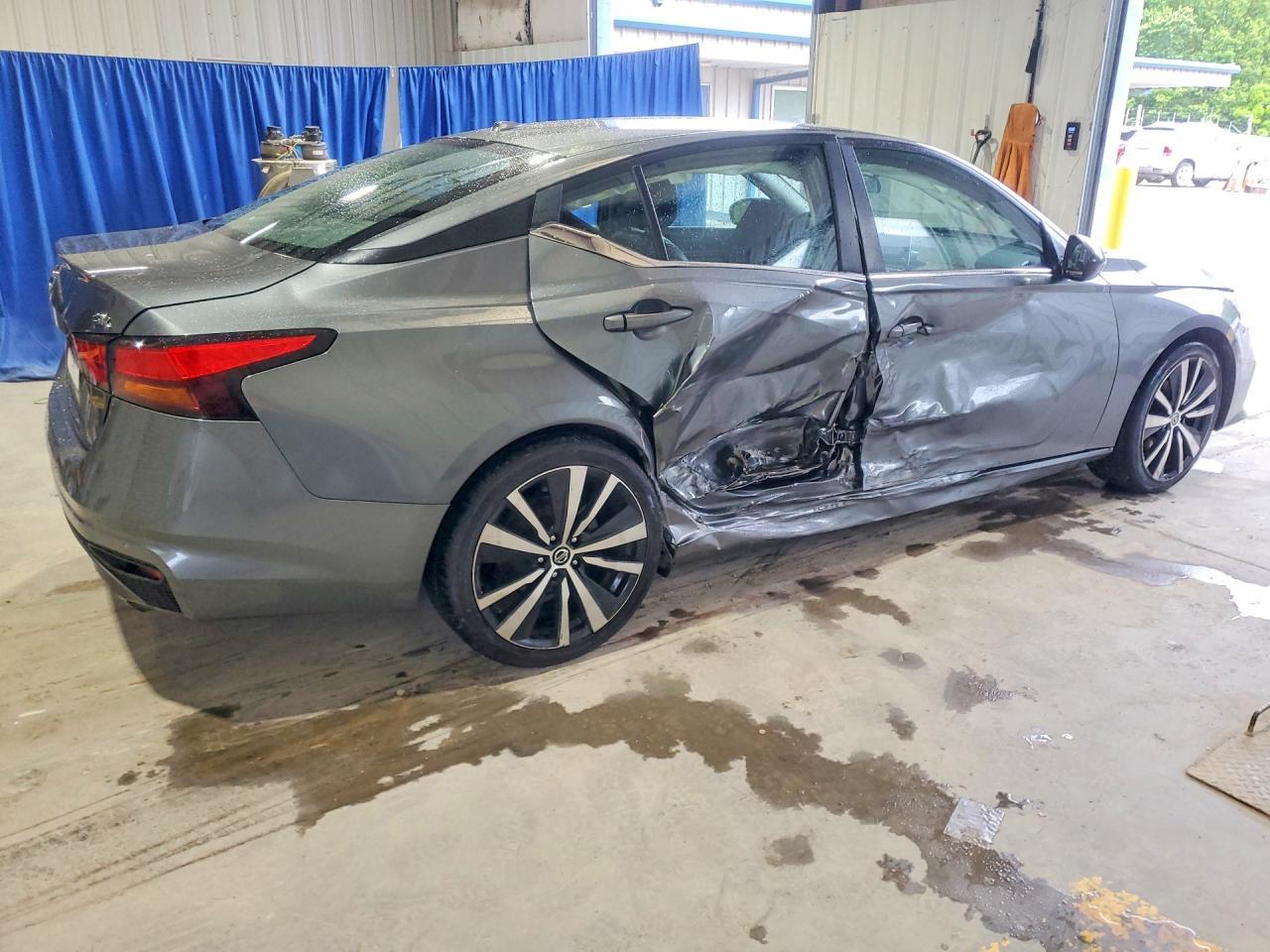 2021 Nissan Altima Sr - Image 3
