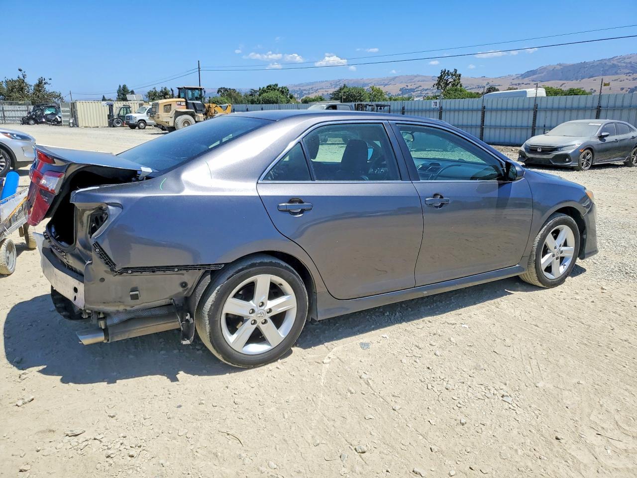 2014 Toyota Camry Se - Image 3