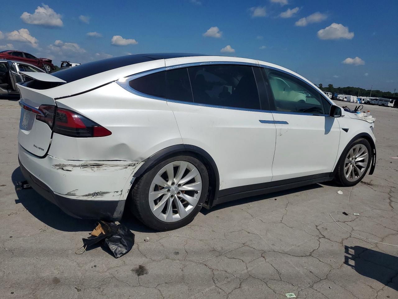 2019 Tesla Model X - Фото 3