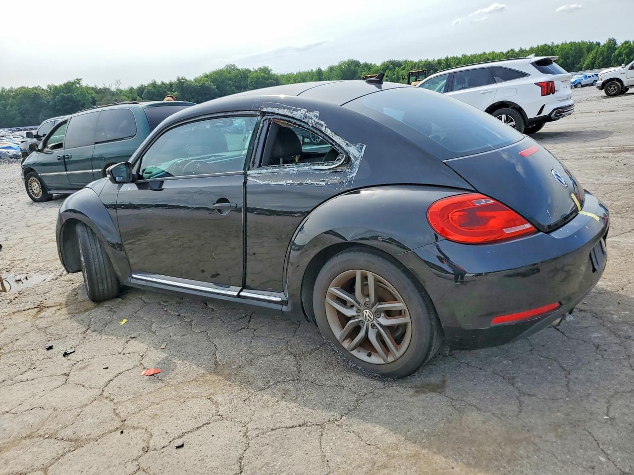 2014 Volkswagen Beetle - Фото 2