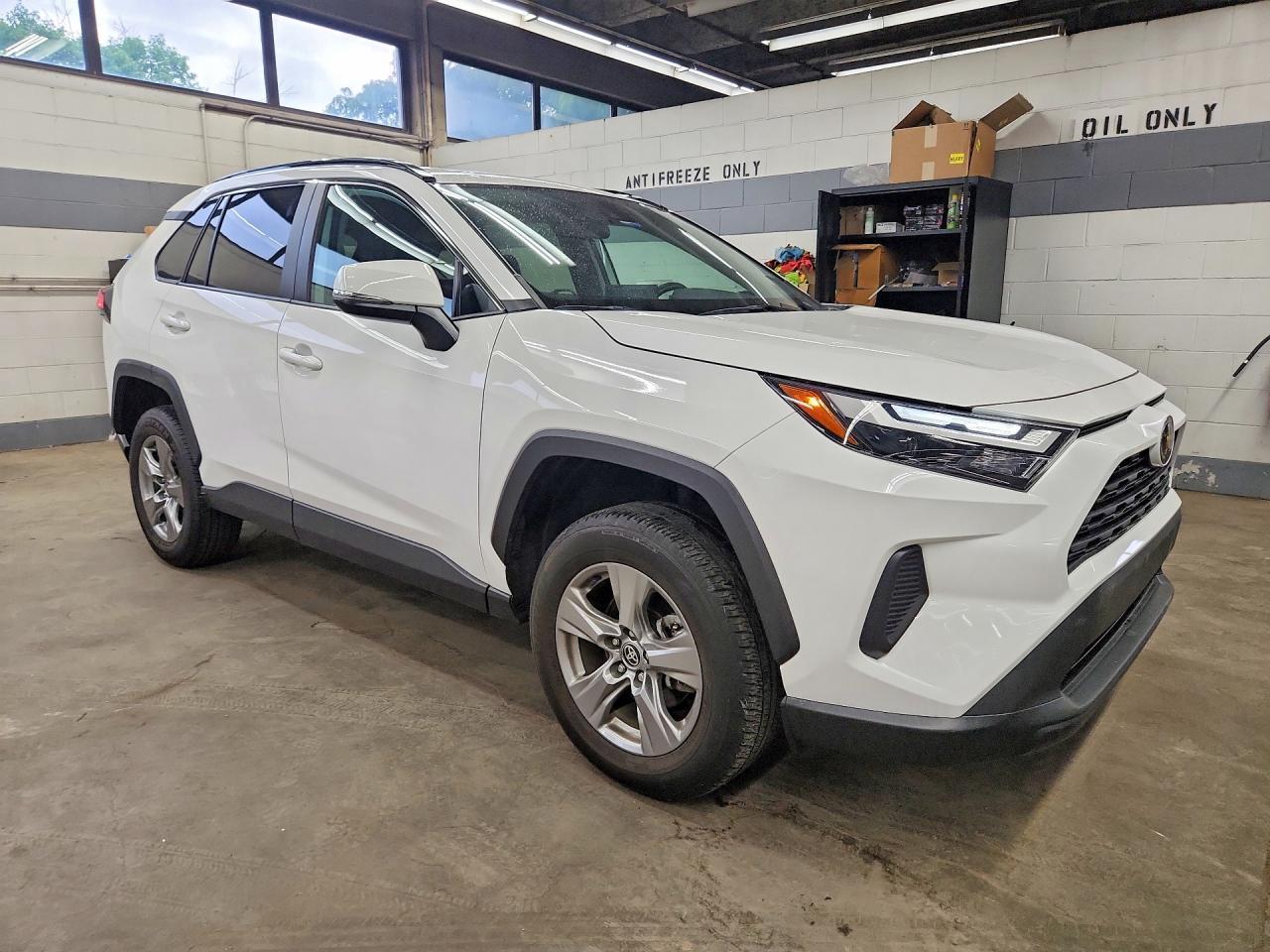 2024 Toyota Rav4 Xle - Image 4