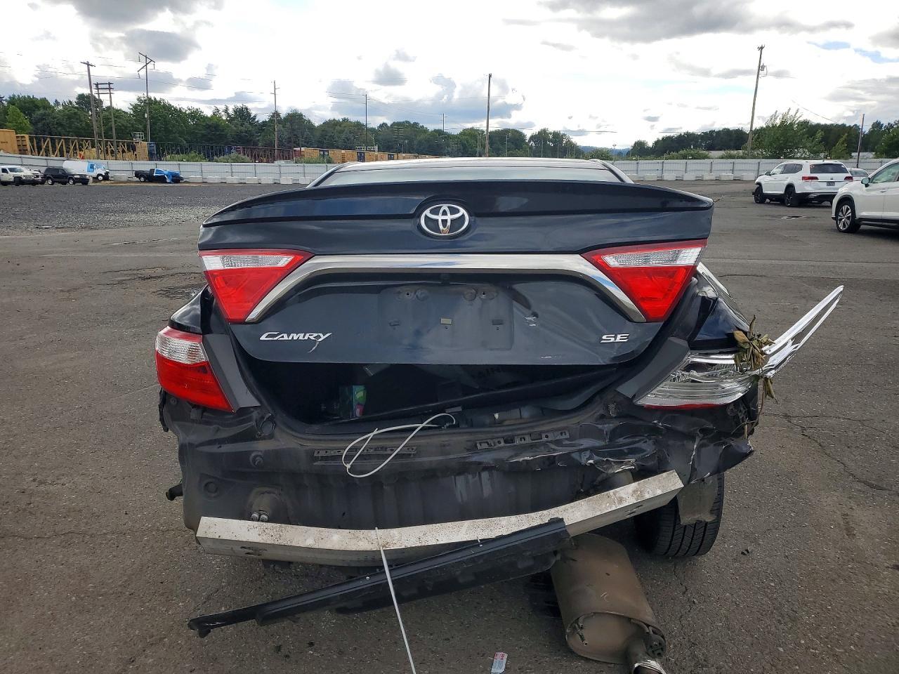 2017 Toyota Camry Se - Image 6