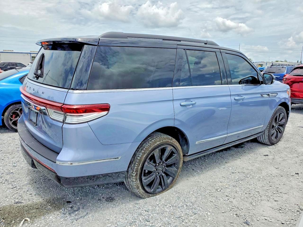 2024 Lincoln Navigator Black Label - Image 3