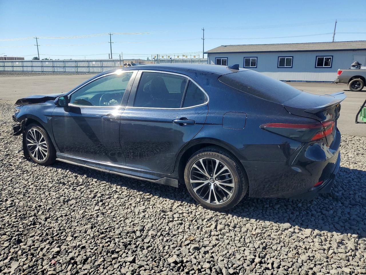 2020 Toyota Camry Se - Image 2