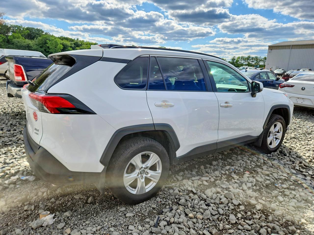 2021 Toyota Rav4 Xle - Image 3