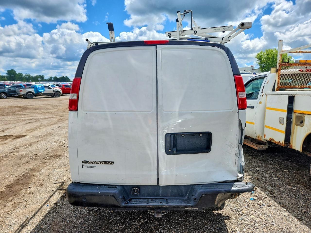 2018 Chevrolet Express G3500 - Фото 6