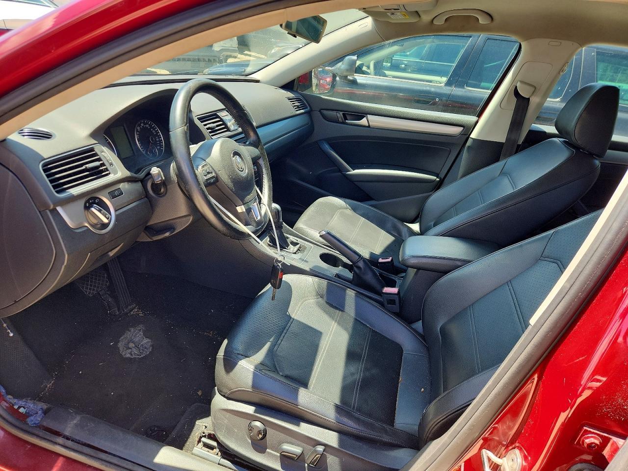 2015 Volkswagen Passat S - Фото 7