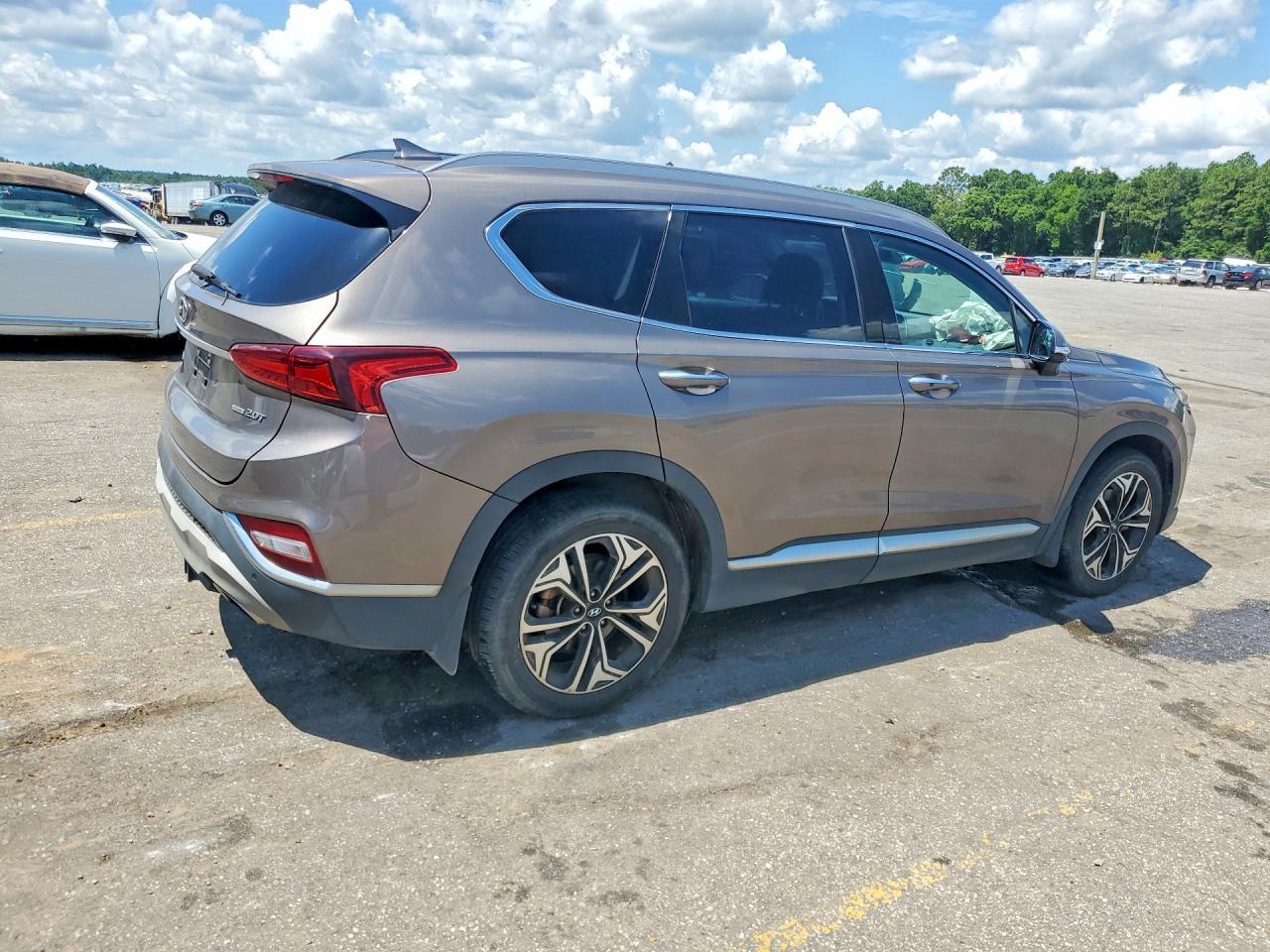 2019 Hyundai Santa Fe Limited 2.0T - Image 3