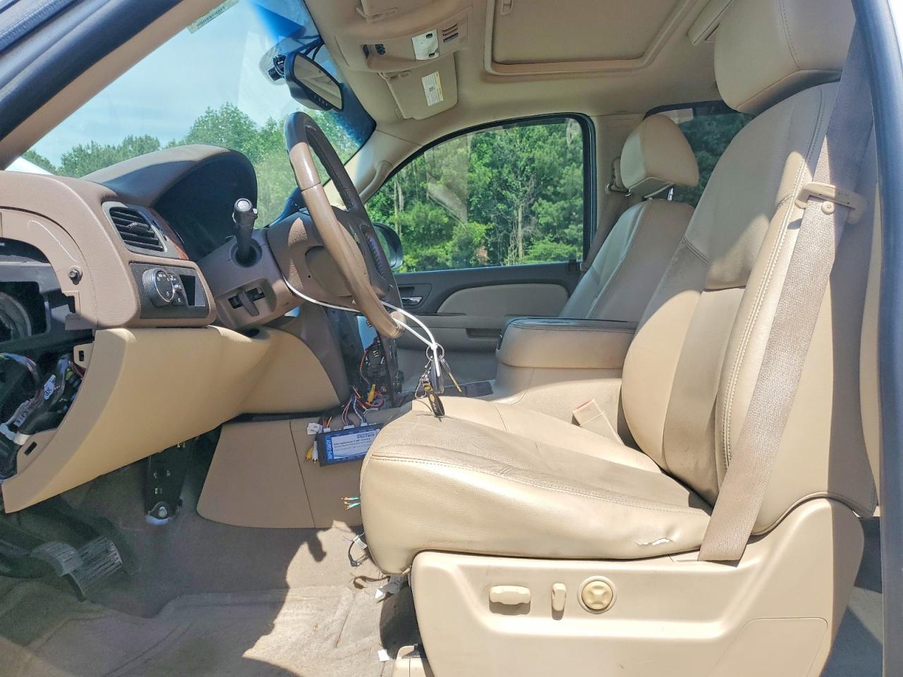 2009 Chevrolet Suburban C1500 Ltz - Image 7