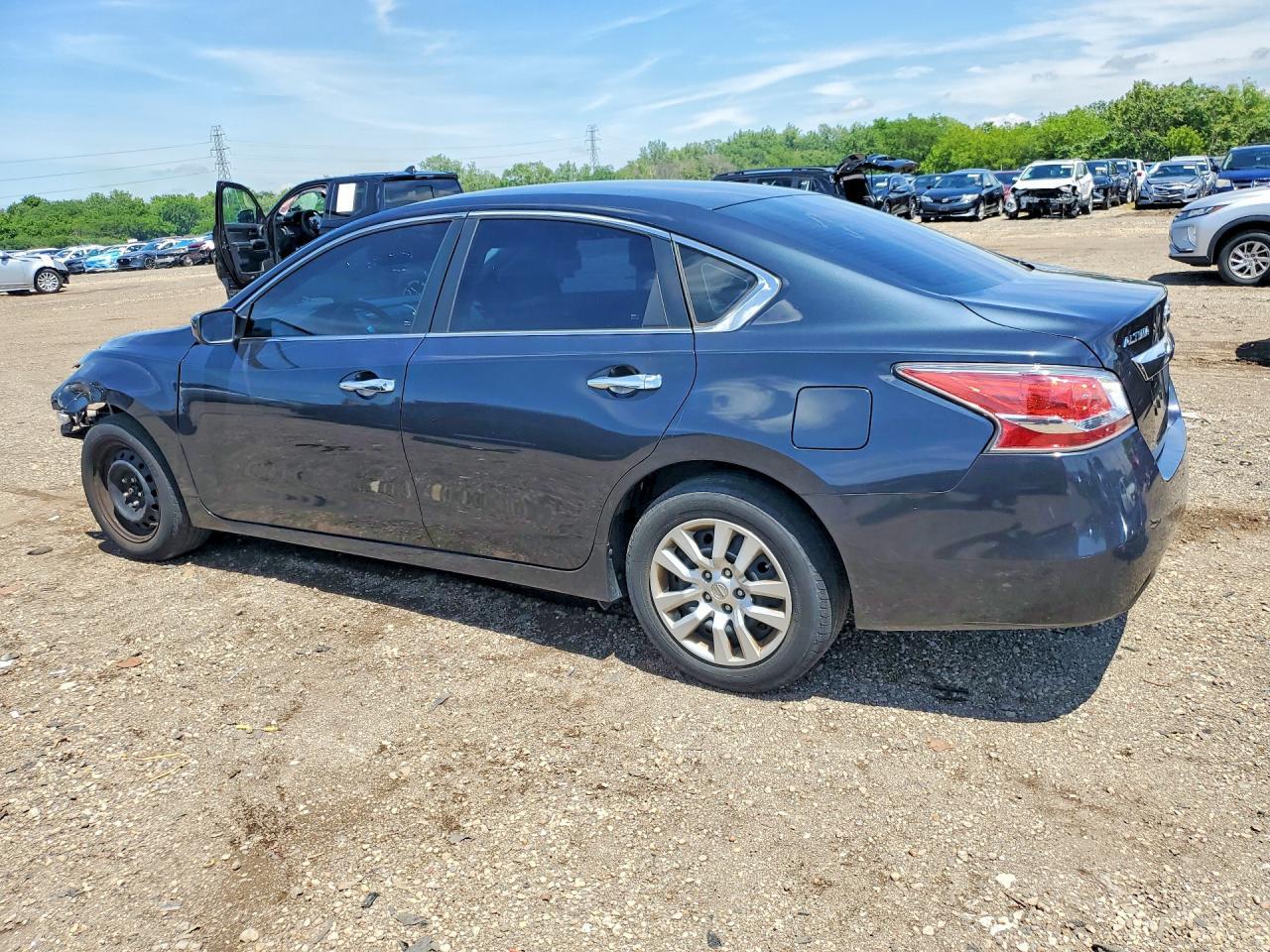 2014 Nissan Altima 2.5 S - Image 2