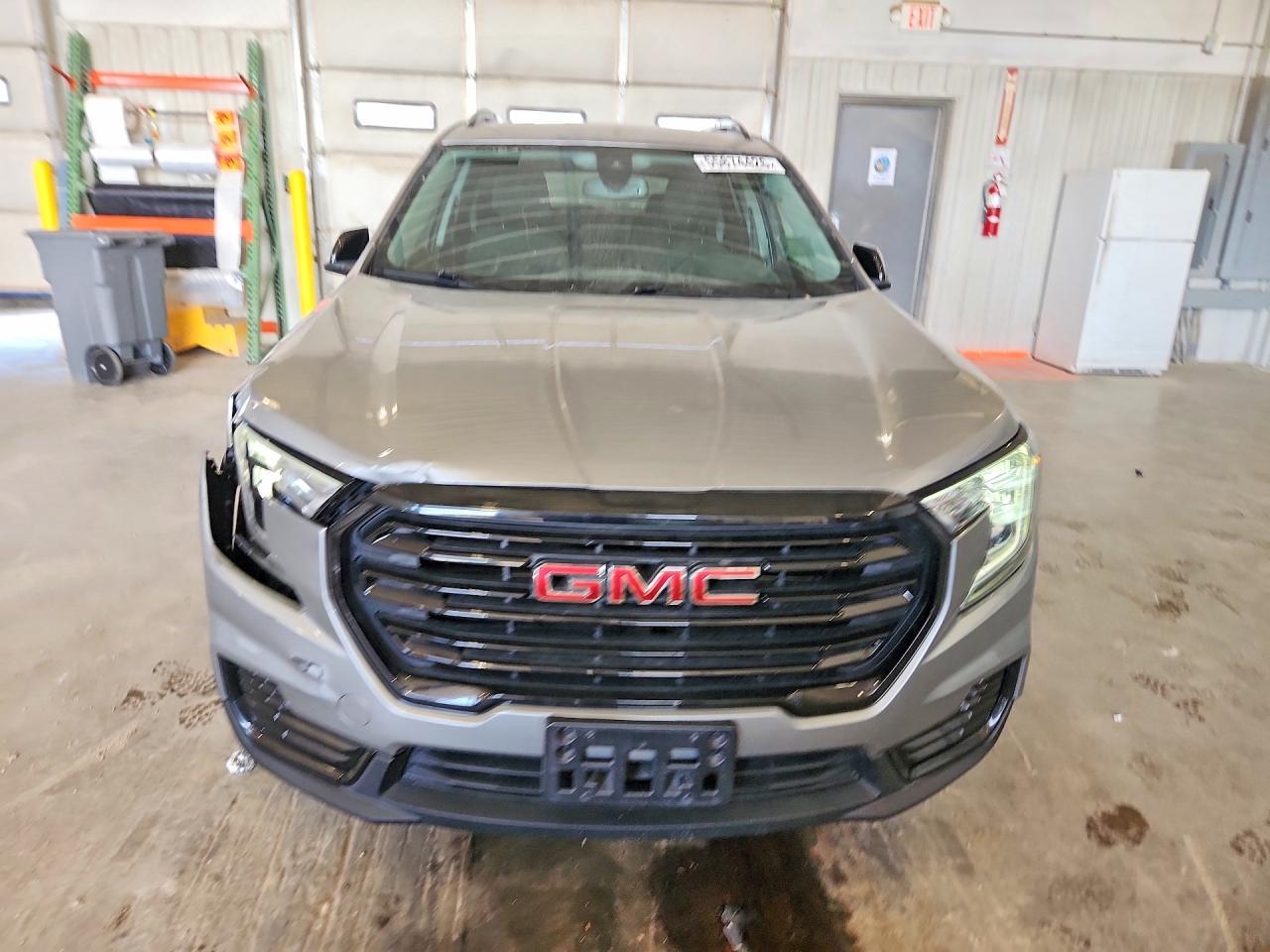 2024 GMC Terrain Sle - Image 5