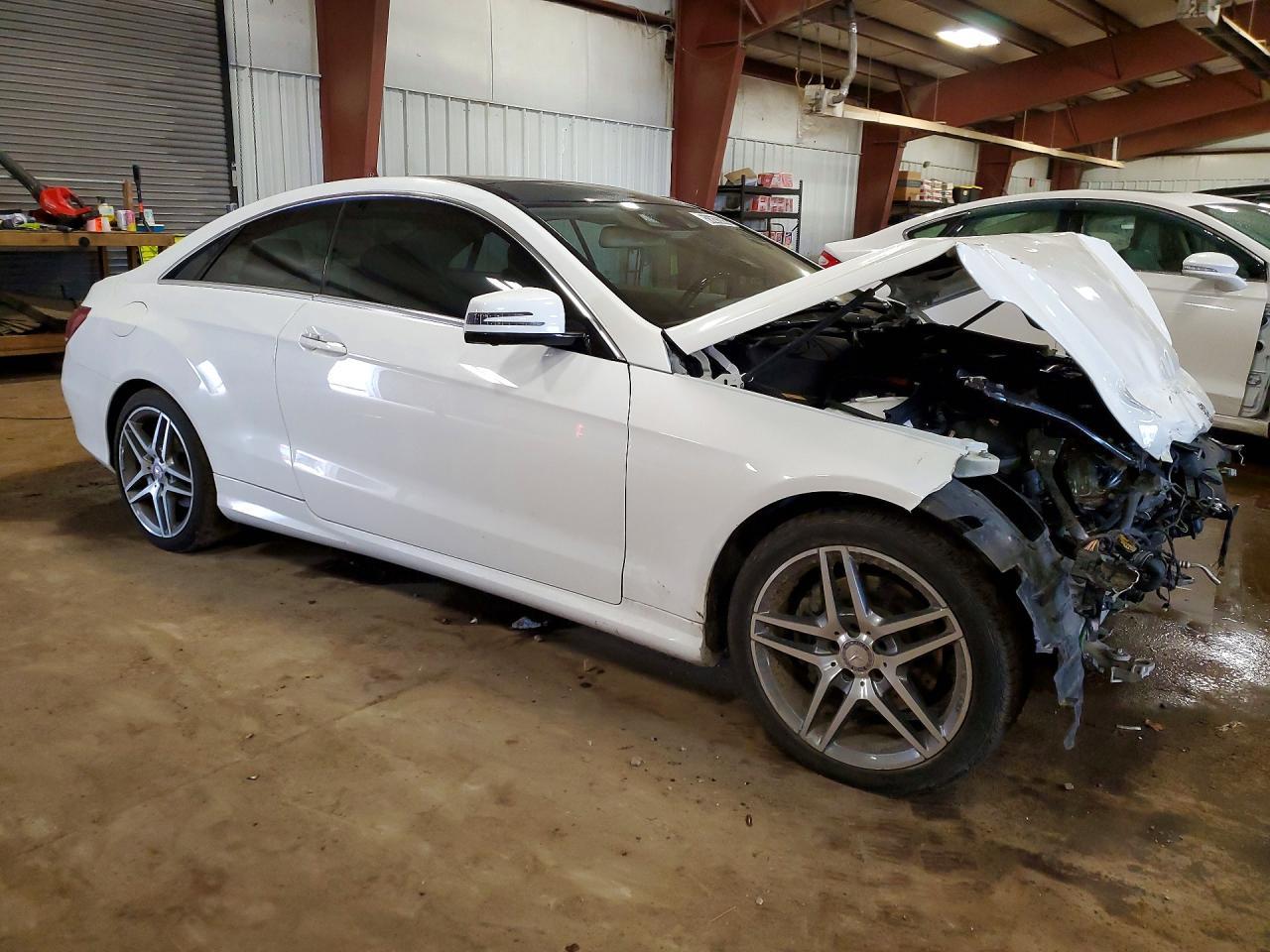 2016 Mercedes-Benz E - Фото 4