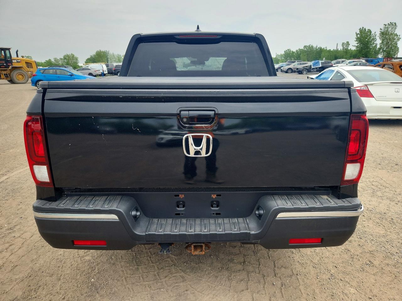 2018 Honda Ridgeline Lx - Image 6