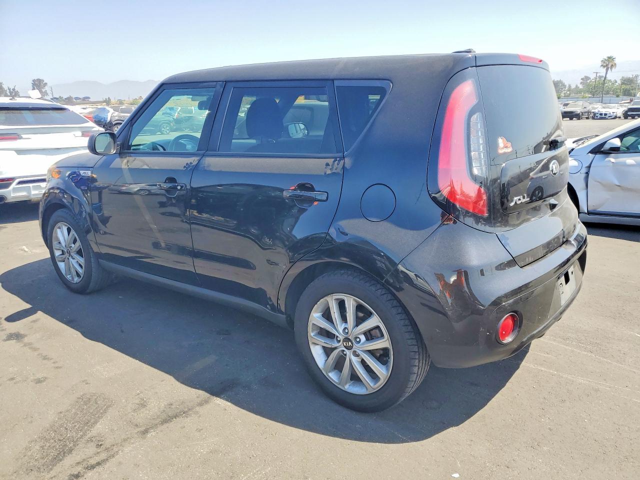 2018 Kia Soul + - Image 2