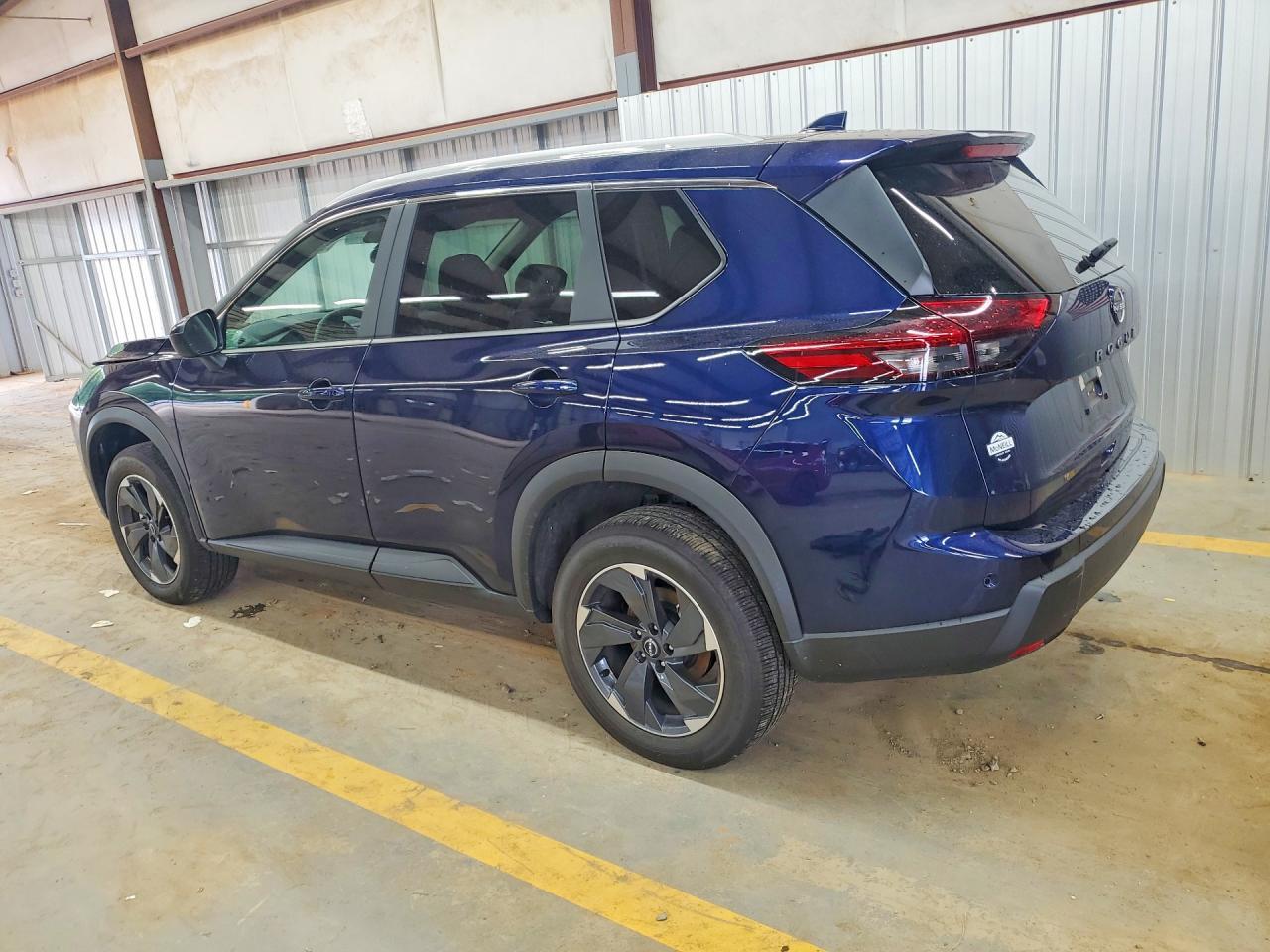 2025 Nissan Rogue - Image 2